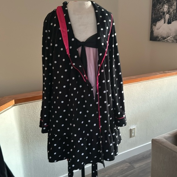 Betsey Johnson black and white polka dot short robe size medium with pink - Picture 1 of 12